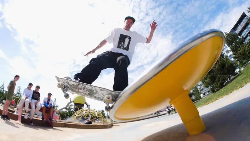 Groundhog Day skate video
