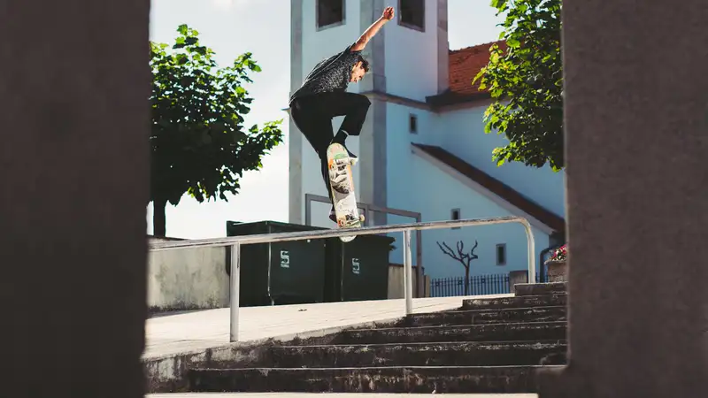 Austyn Gillette's "Re Est" Globe Skateboarding Part skate video by Globe