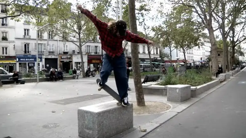 Cinquième Terrasse - 15 Times skate video