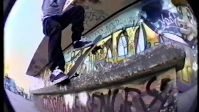 Listen skate video